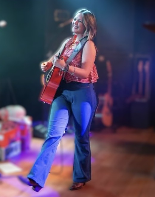 Ruby Holden live performance with crowd